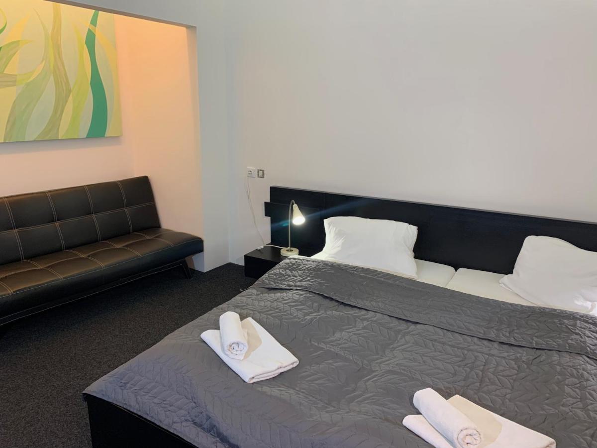 Penzion A Restaurace 14 Hostinne  Екстер'єр фото