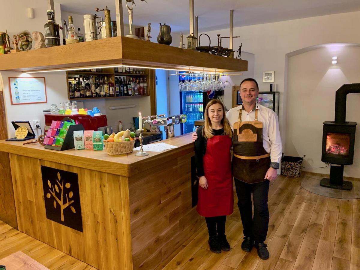 Penzion A Restaurace 14 Hostinne  Екстер'єр фото